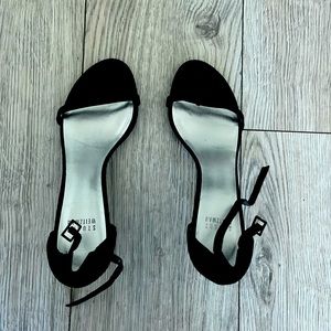Stuart Weitzman
Women's Kitten Heel Sandals